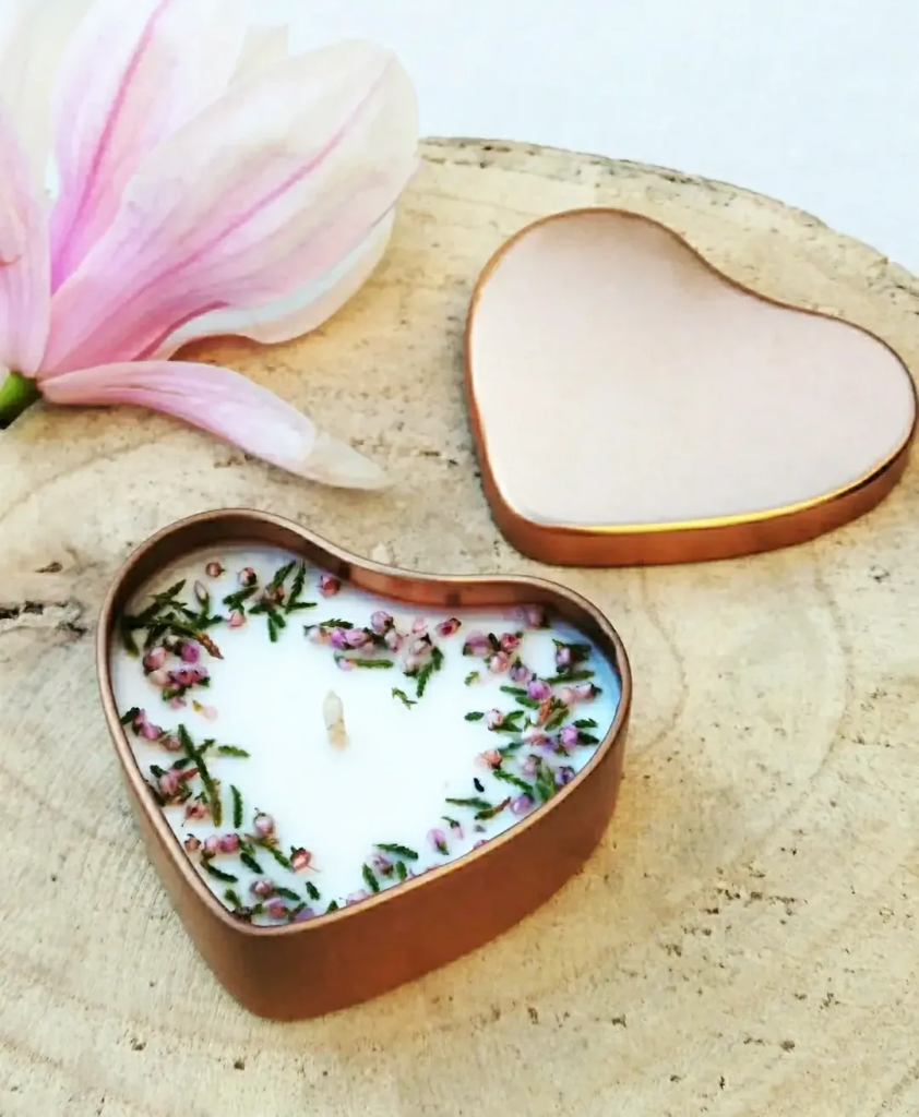 Petite bougie Magnolia - boîte métallique cœur bronze