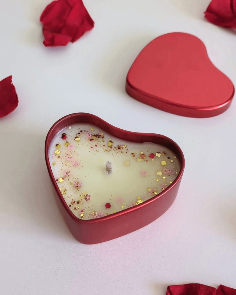 Petite bougie Péché mignon - boîte métallique cœur rouge