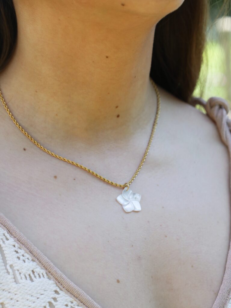 Collier "Tiaré nacre"